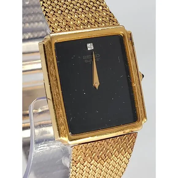 Pre-Owned Women's Seiko Gold-Tone Watch with Black Dial and Mesh Band - Picture 1 of 9